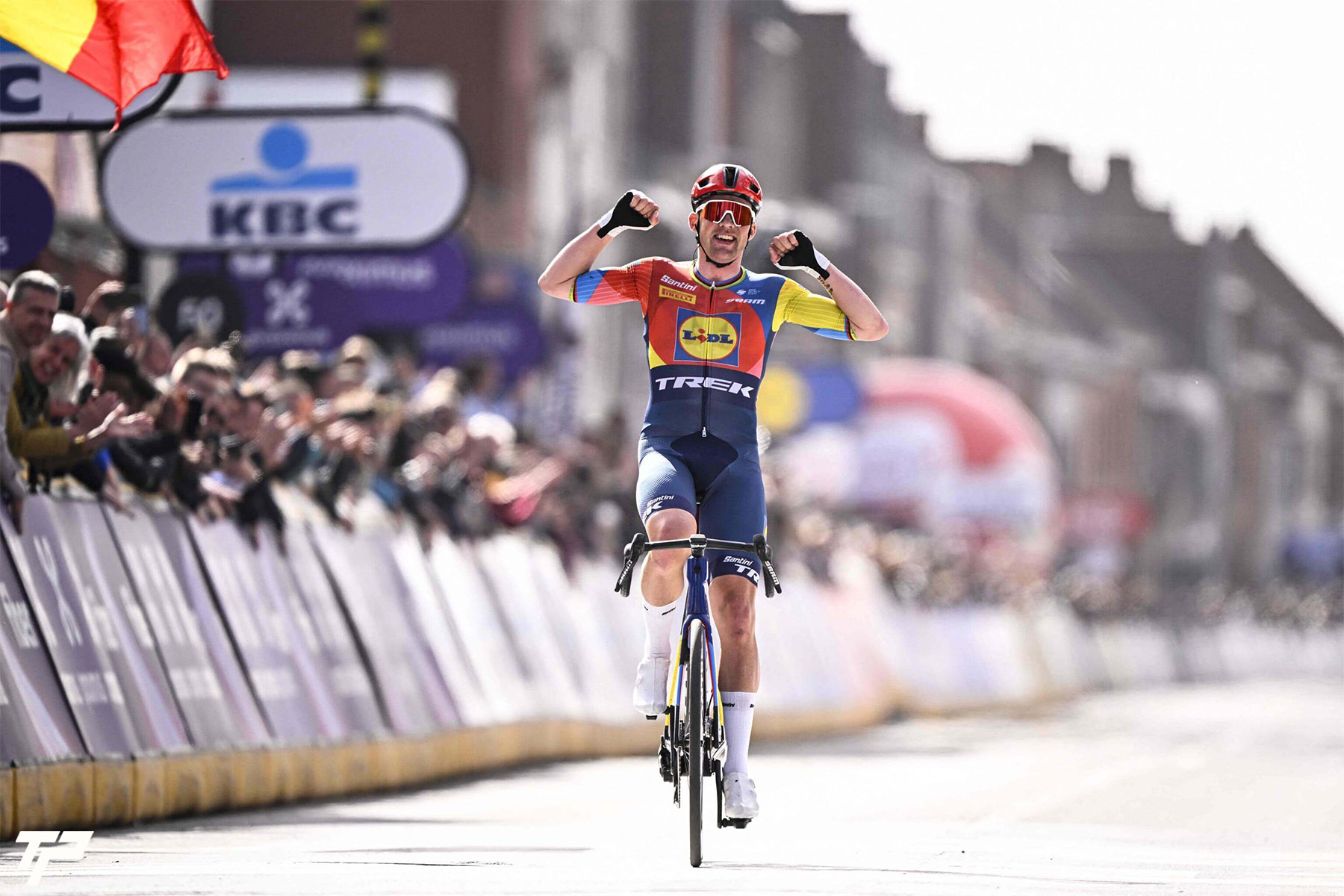 Gent–Wevelgem 2025: total dominance on the cobblestones